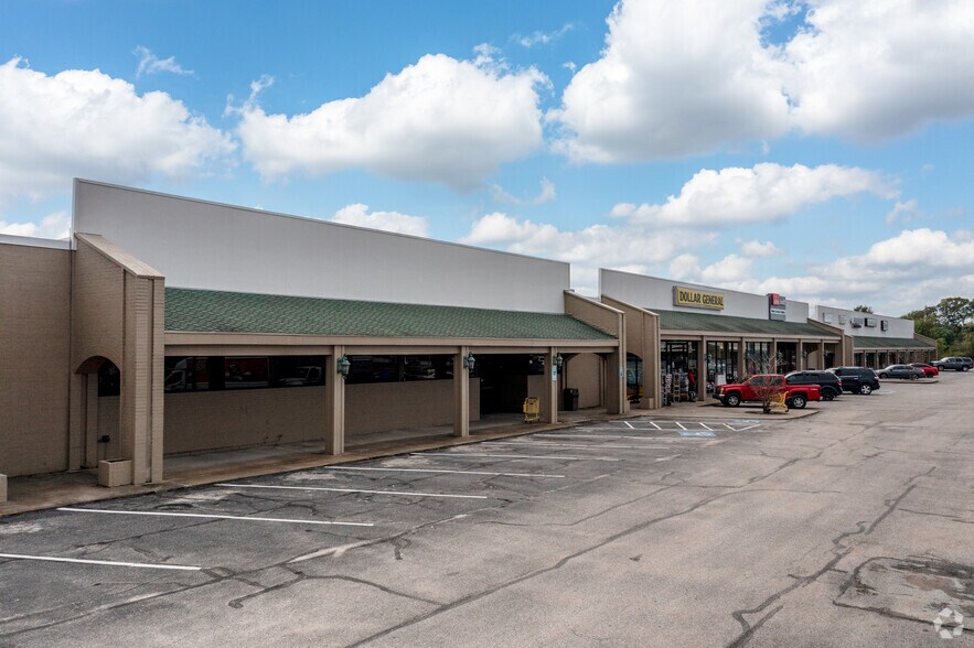 1100-1116 E Mulberry St, Angleton, TX à louer - Photo du bâtiment - Image 1 de 6