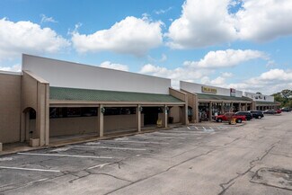 More details for 1100-1116 E Mulberry St, Angleton, TX - Retail for Lease