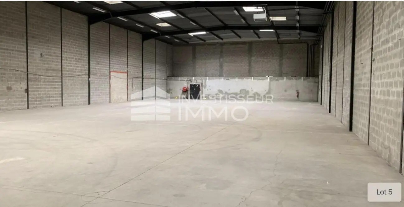 Flex in Morangis for lease Interior Photo- Image 1 of 3