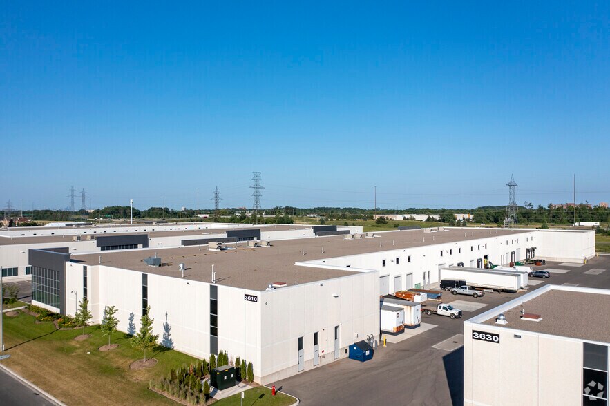 3610 Odyssey Dr, Mississauga, ON à louer - Photo du bâtiment - Image 2 de 4