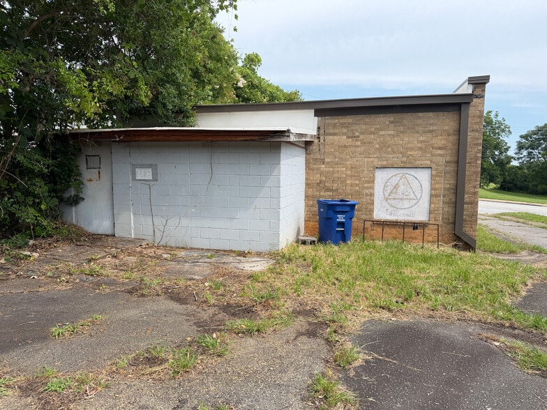 349 E Saint John St, Spartanburg, SC for sale - Building Photo - Image 3 of 6