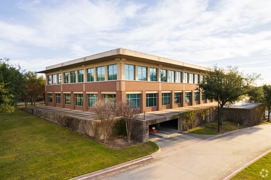 5100 Legacy Dr, Plano, TX à louer - Photo du bâtiment - Image 3 de 12