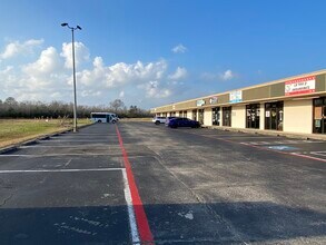 401 E Nasa Rd 1, Webster, TX à louer Photo du bâtiment- Image 1 de 3