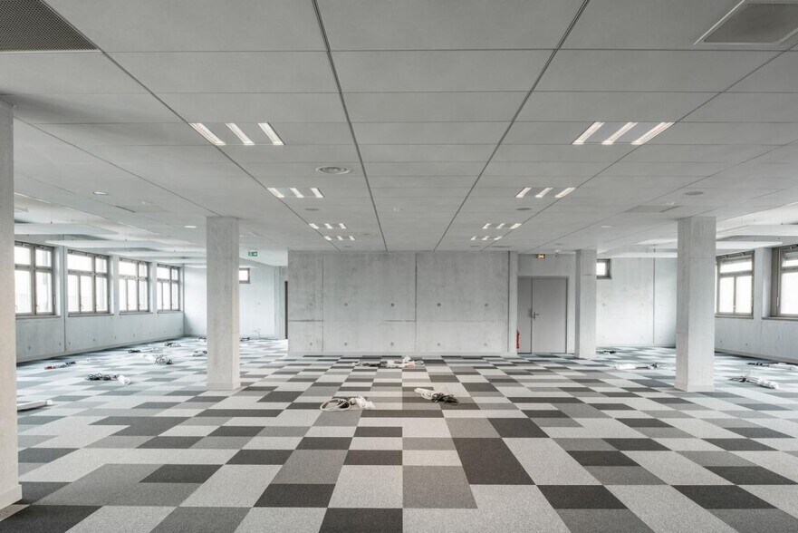 51 Ter Rue De Saint-Cyr, Lyon for lease - Building Photo - Image 3 of 14