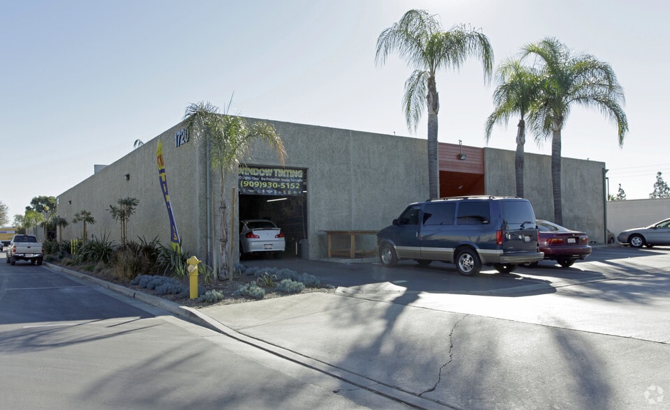 1704-1706 S Grove Ave, Ontario, CA for lease - Primary Photo - Image 3 of 4