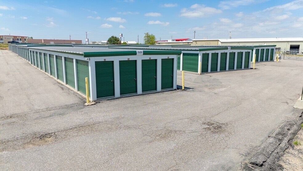 1989 Oil Dr, Casper, WY à vendre - Photo du bâtiment - Image 2 de 3