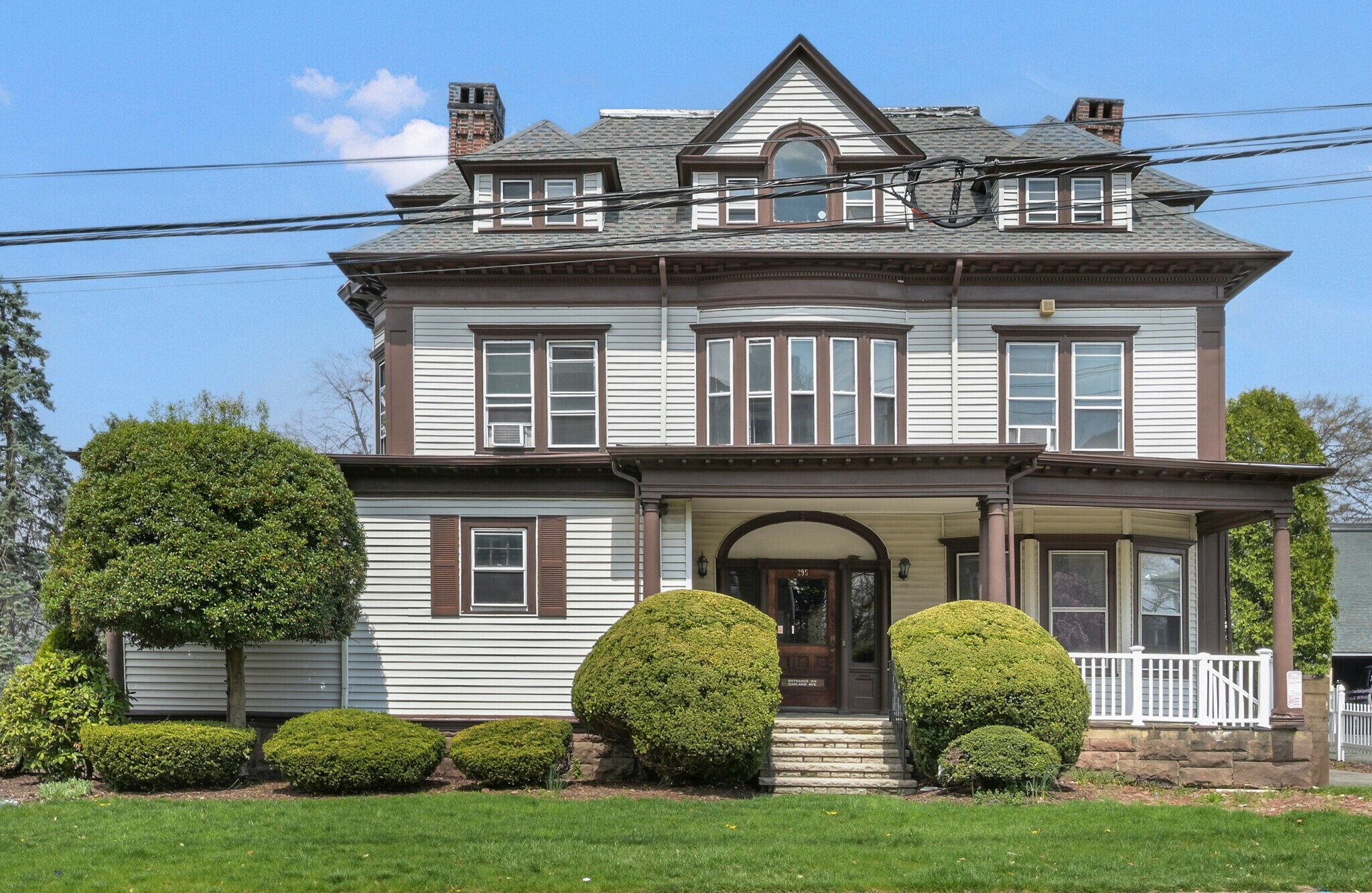295 Montgomery St, Bloomfield, NJ à louer Photo du bâtiment- Image 1 de 42