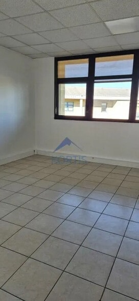 Bureau dans Bron à louer - Photo intérieure - Image 3 de 6