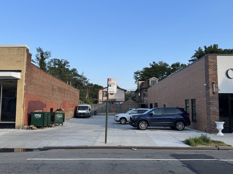 17924 Union Tpke, Fresh Meadows, NY for sale - Building Photo - Image 3 of 6