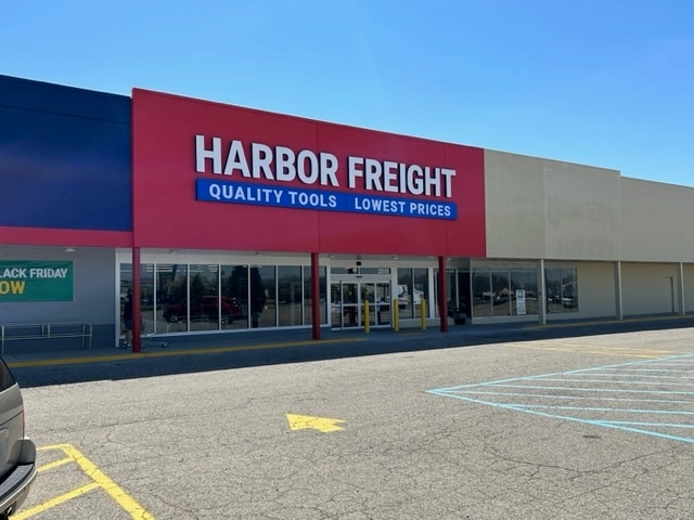 2505-2549 E State Road 44, Shelbyville, IN for lease - Building Photo - Image 3 of 5