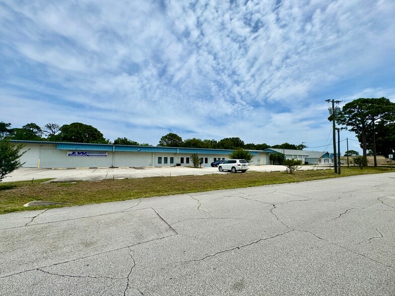 1826 Baldwin St, Rockledge, FL for sale - Primary Photo - Image 1 of 21