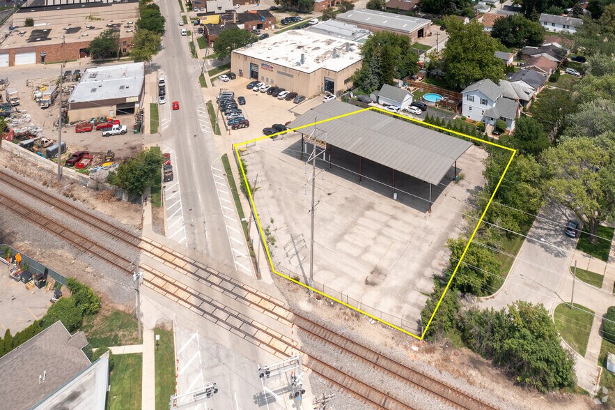 1001 Lee St, Des Plaines, IL à louer - Photo du bâtiment - Image 2 de 4