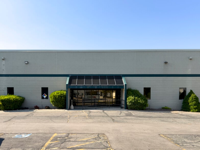 2415-2435 Custer Rd, Salt Lake City, UT à louer - Photo du bâtiment - Image 2 de 3