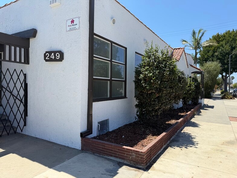 249 Redondo Ave, Long Beach, CA for lease - Building Photo - Image 2 of 4