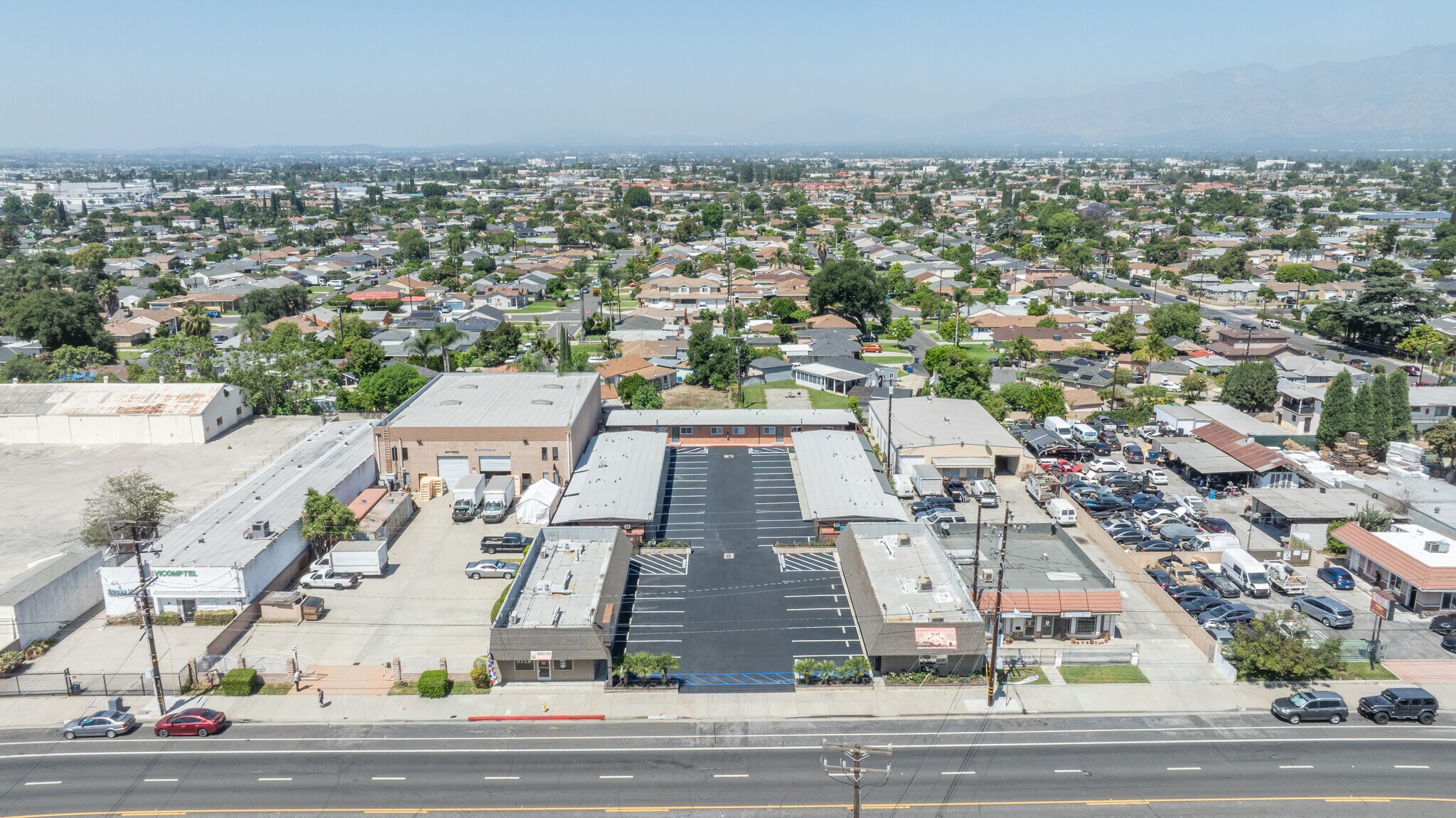 2319-2333 Durfee Ave, El Monte, CA à vendre Photo du bâtiment- Image 1 de 20