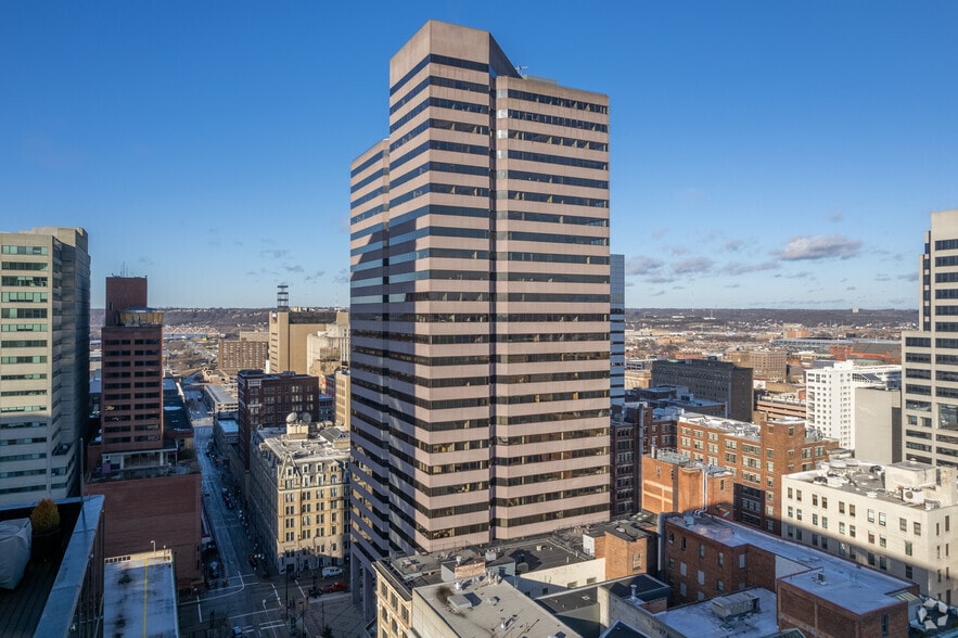 600 Vine St, Cincinnati, OH for lease - Building Photo - Image 1 of 39