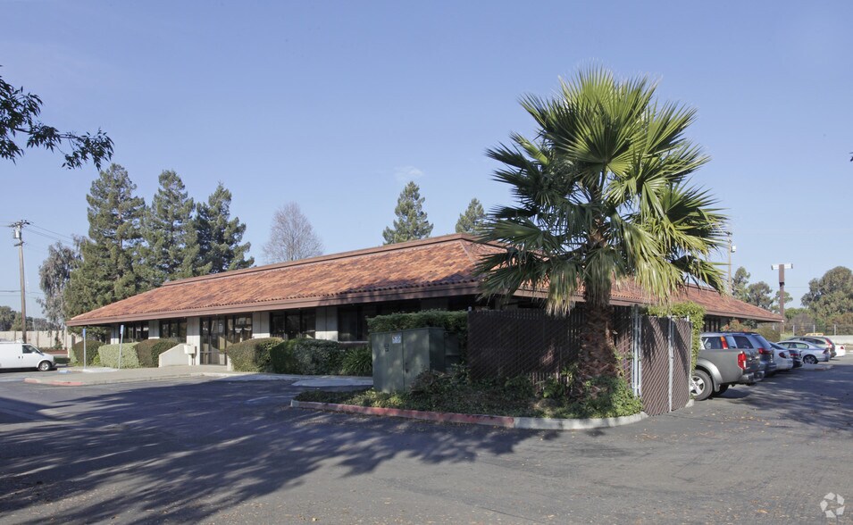 1296 Lawrence Station Rd, Sunnyvale, CA à vendre - Photo du bâtiment - Image 3 de 18