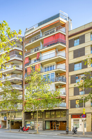 Plus de détails pour Carrer Del Comte d'Urgell, 152, Barcelone - Multi-résidentiel à vendre