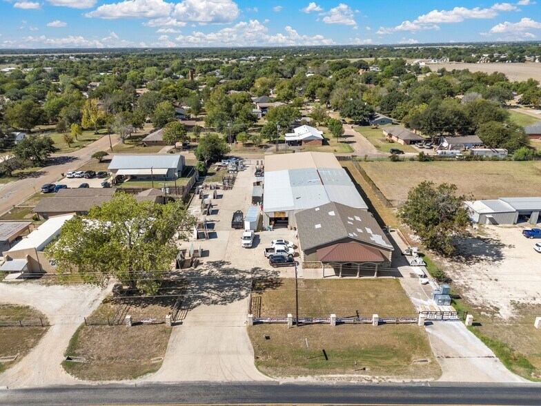 6175 N State Highway 6, Woodway, TX à louer - Photo du bâtiment - Image 2 de 9