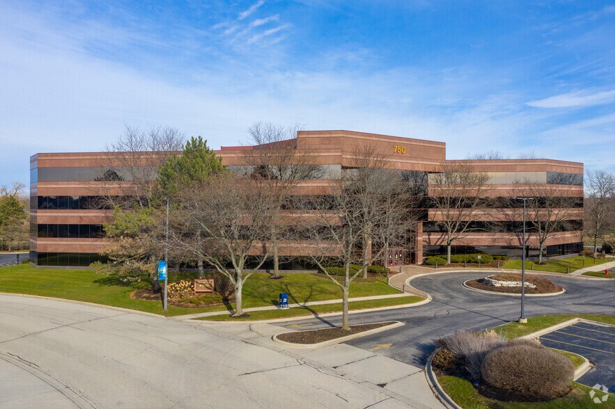 750 W Lake Cook Rd, Buffalo Grove, IL à louer - Photo du bâtiment - Image 3 de 14
