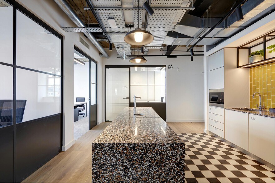 Greek St, Leeds for lease - Building Photo - Image 3 of 7