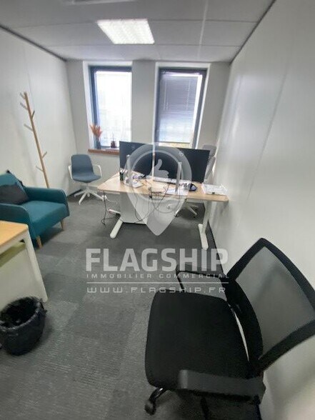 Office in Nanterre for lease - Interior Photo - Image 3 of 9