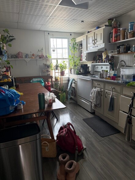 402 Main St, Port Jefferson, NY à vendre - Photo du bâtiment - Image 2 de 11