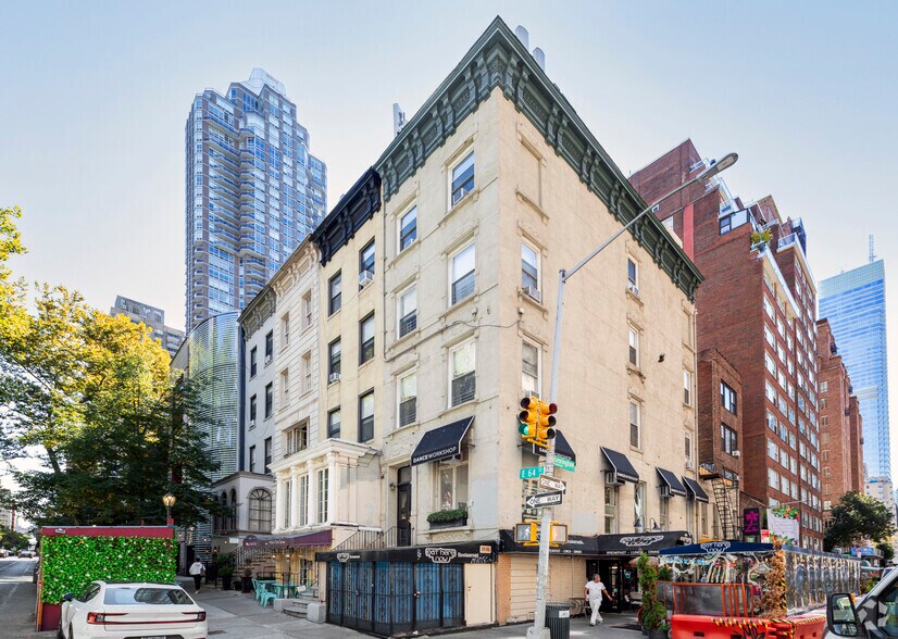 156 E 64th St, New York, NY for lease - Primary Photo - Image 1 of 6