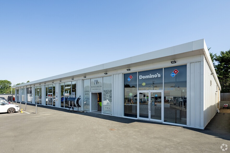 North Orbital Rd, St Albans for sale - Primary Photo - Image 1 of 3