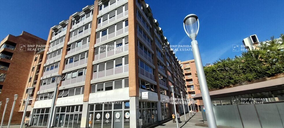 1 Place Occitane, Toulouse à louer - Photo du bâtiment - Image 3 de 33