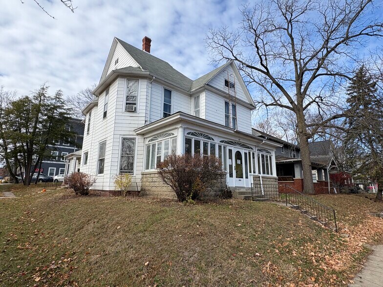 401 N Salisbury St, West Lafayette, IN à vendre - Photo du bâtiment - Image 2 de 52