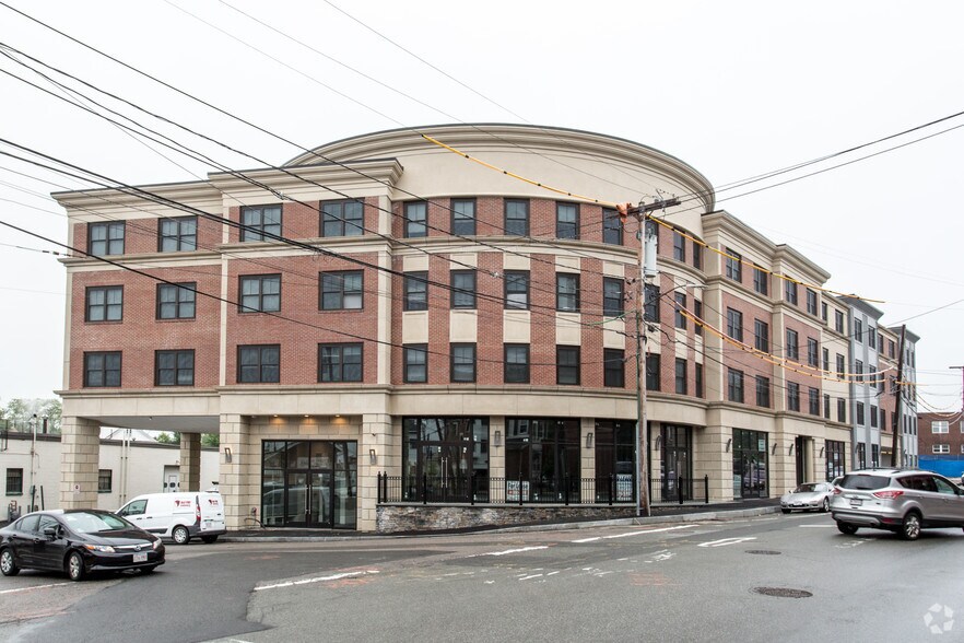 32 Harris St, Dedham, MA for lease - Primary Photo - Image 2 of 8