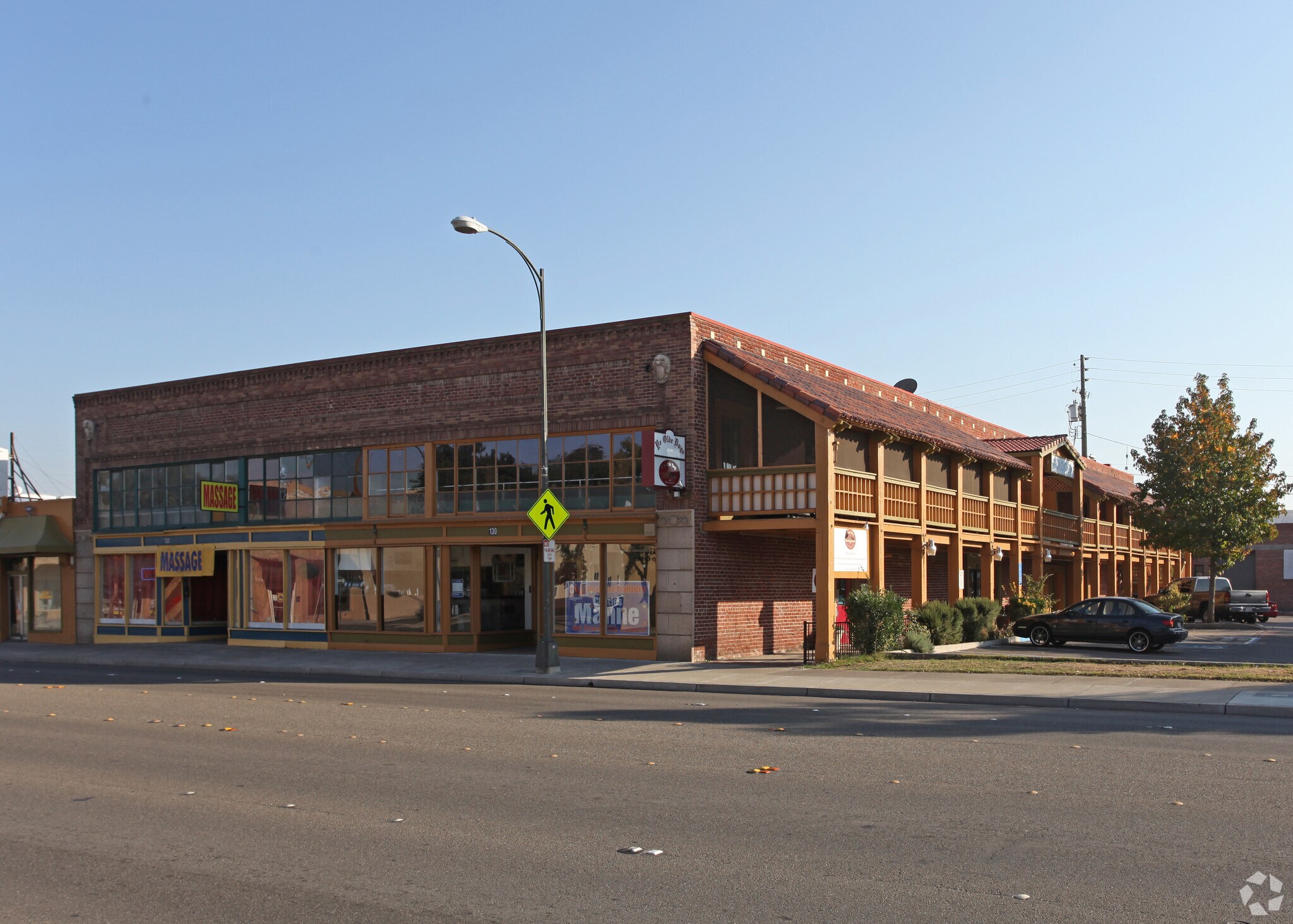 130 W 11th St, Tracy, CA à louer Photo principale- Image 1 de 3