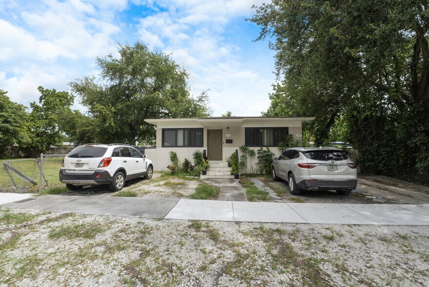 175 NW 68th St, Miami, FL for sale - Building Photo - Image 2 of 31