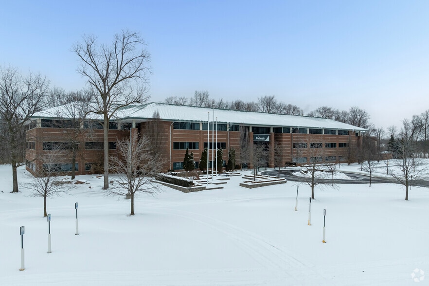 19975 Victor Pky, Livonia, MI à vendre - Photo du bâtiment - Image 3 de 5