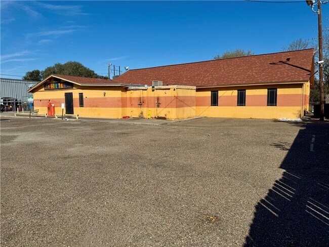 More details for 107 Cecilia St, Alice, TX - Retail for Sale