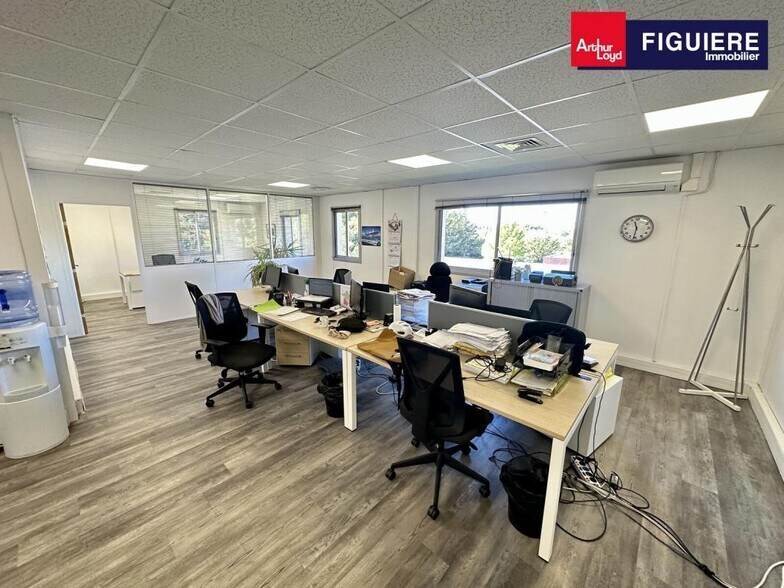 Office in Vitrolles for lease - Interior Photo - Image 1 of 9