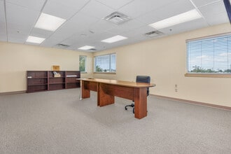 6802 W Rio Grande Ave, Kennewick, WA for lease Interior Photo- Image 2 of 13