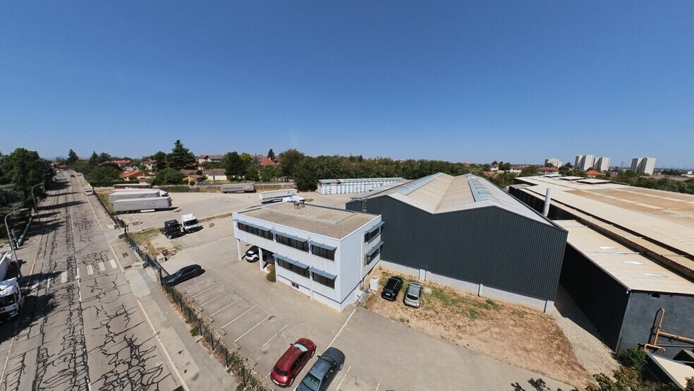 3 Rue Eugène Hénaff, Vénissieux for sale - Building Photo - Image 2 of 8