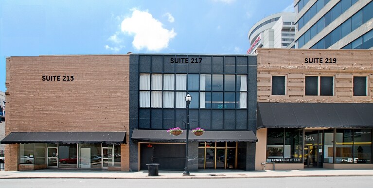 217 6th Ave N, Nashville, TN à louer - Photo du bâtiment - Image 2 de 10