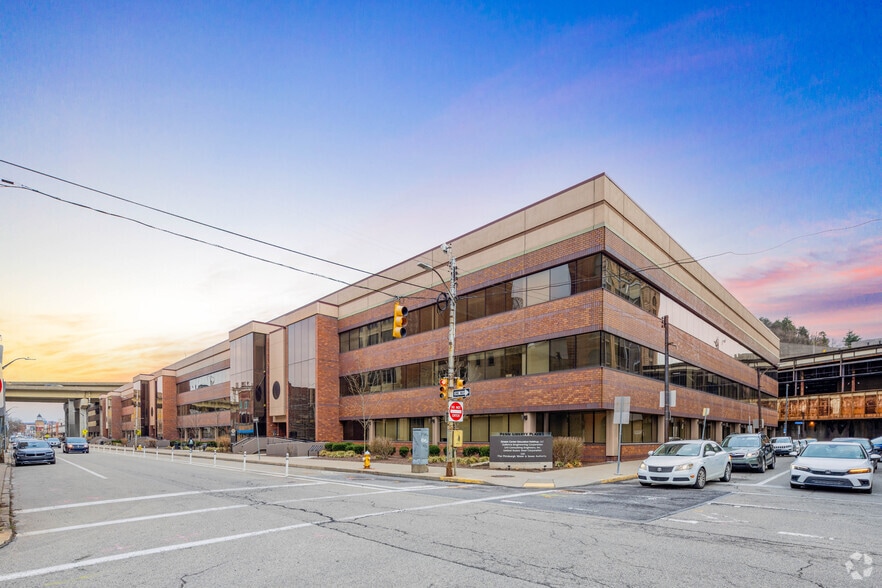 1300 Penn Ave, Pittsburgh, PA for lease - Building Photo - Image 2 of 9