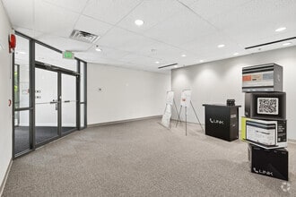 400 Cabot Dr, Hamilton, NJ à louer Photo intérieure- Image 2 de 15