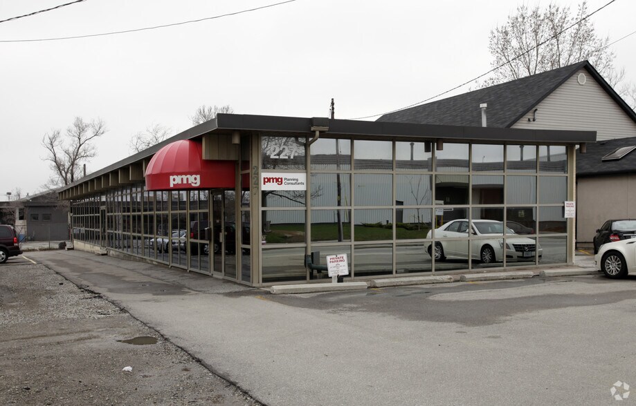 227 Bridgeland Ave, Toronto, ON à vendre - Photo principale - Image 1 de 1