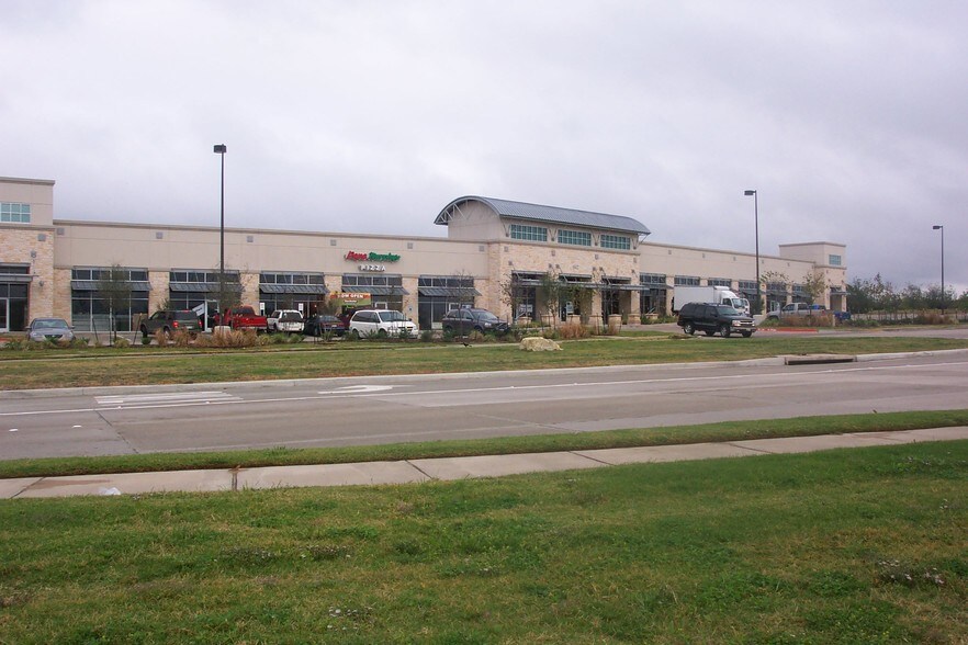 642 Uptown Blvd, Cedar Hill, TX à louer - Photo du bâtiment - Image 2 de 15