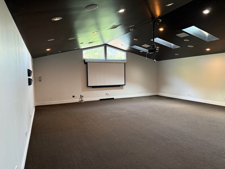 1865 Old Hudson Rd, Saint Paul, MN à louer - Photo intérieure - Image 2 de 8