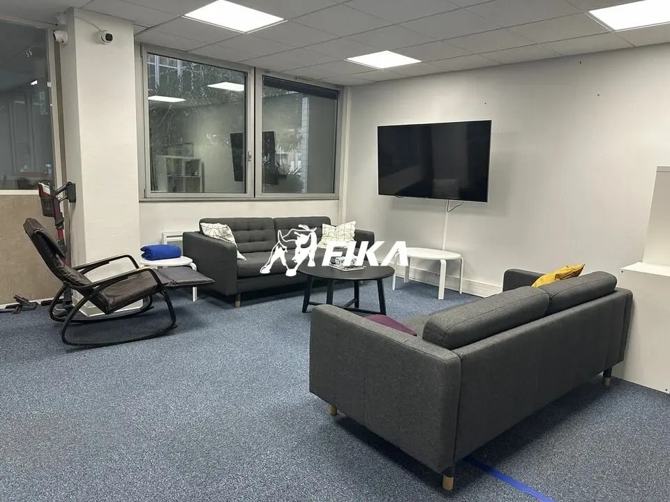 Office in Toulouse for lease Interior Photo- Image 1 of 18