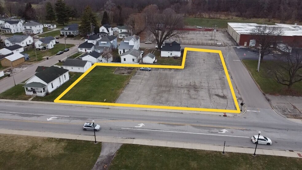 East Ash Street St, Piqua, OH à vendre - Photo du bâtiment - Image 2 de 2