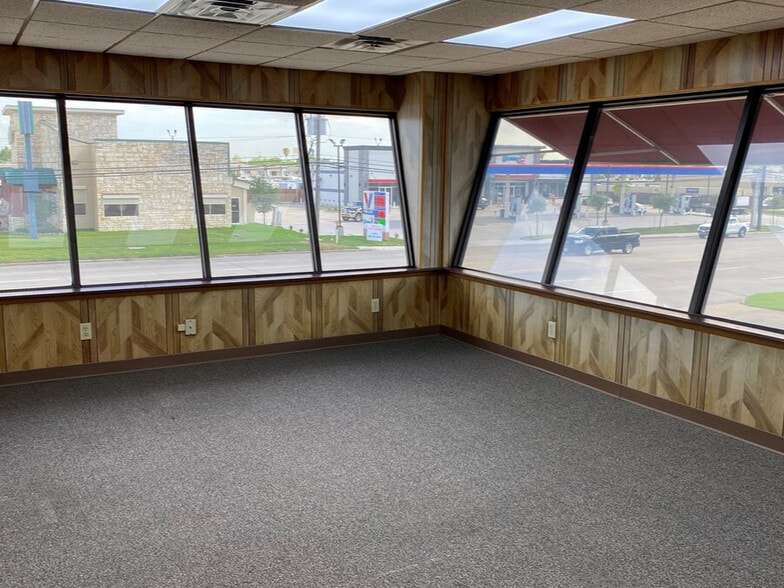 7014 Spencer Hwy, Pasadena, TX à louer - Photo du bâtiment - Image 3 de 8