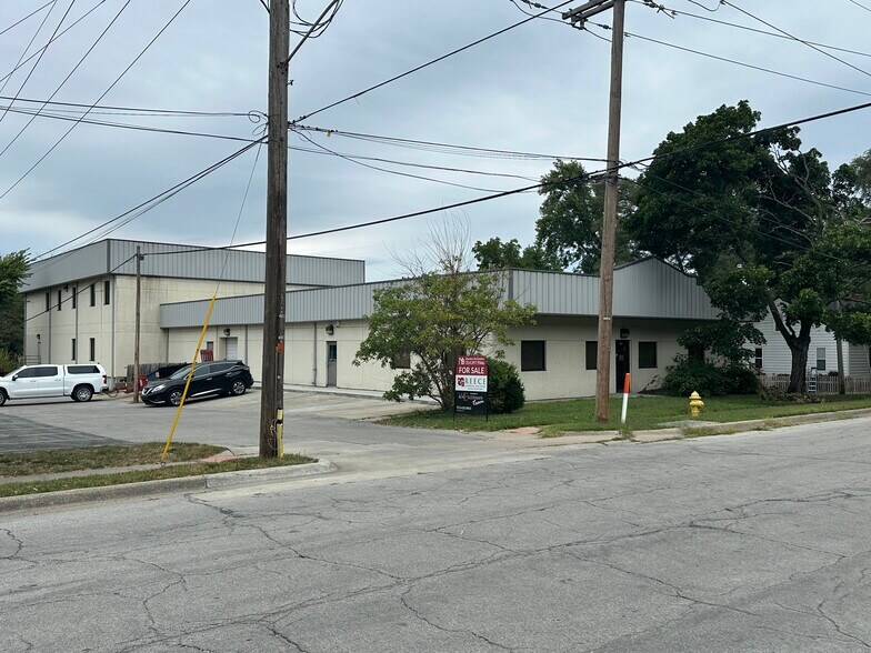 110 SE 5th St, Lee's Summit, MO à vendre - Photo principale - Image 1 de 21