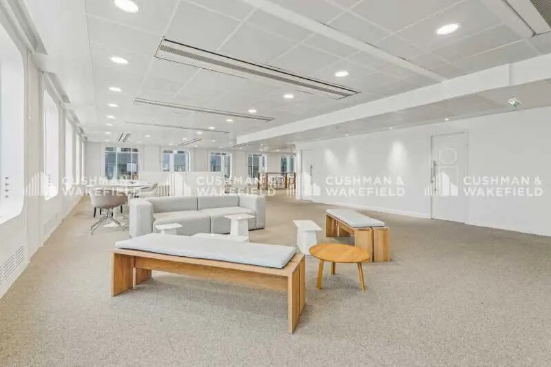 5 Place De La Pyramide, Puteaux à louer - Photo du bâtiment - Image 3 de 21